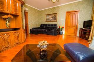 Гостиница Прибой Судак Люкс с 2 спальнями 6-6