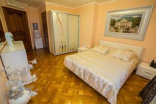 Гостиница Прибой Судак Люкс с 2 спальнями 6-4