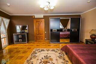 Гостиница Прибой Судак Люкс 8-3