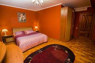 Гостиница Прибой Судак Люкс с 2 спальнями 6-4