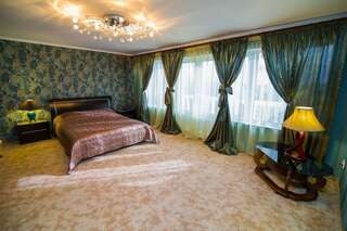 Гостиница Прибой Судак Люкс с балконом 4-2