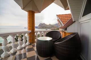 Гостиница Прибой Судак Люкс с 2 спальнями 6-11