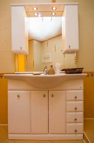 Гостиница Прибой Судак Люкс с 2 спальнями 6-8