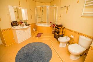 Гостиница Прибой Судак Люкс с 2 спальнями 6-7