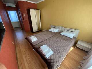 Гостиница Прибой Судак Люкс с 2 спальнями 6-1