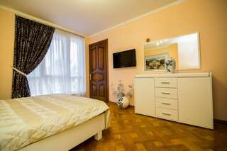 Гостиница Прибой Судак Люкс с 2 спальнями 6-5