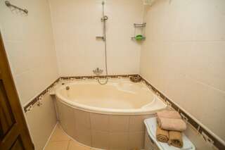 Гостиница Прибой Судак Люкс с 2 спальнями 6-9